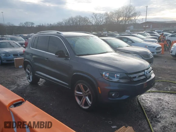 ✅ 2016 Volkswagen Tiguan S • VIN: WVGAV7AX9GW598263 • Лот: 44198480. Опубликован ранее на IAAI с пробегом 272 427 миль. Бесплатный доступ к архиву аукционных продаж из США и подробный отчёт об истории автомобиля на DreamBid. Изображение 1.