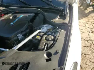 ✅ 2019 BMW 5 Series 530e • VIN: WBAJA9C5XKB253747 • Лот: 90088665. Опубликован ранее на Copart с пробегом 105 748 миль. Бесплатный доступ к архиву аукционных продаж из США и подробный отчёт об истории автомобиля на DreamBid. Изображение 13.