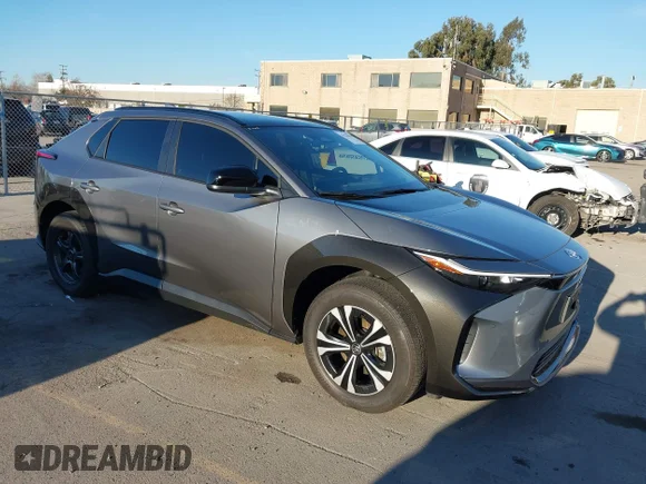 ✅ 2024 Toyota bZ4X XLE • VIN: JTMABACA9RA053375 • Лот: 44228010. Опубліковано раніше на IAAI з пробігом 9 606 миль. Безкоштовний доступ до архіву аукціонних продажів зі США та докладний звіт про історію автомобіля на DreamBid. Зображення 1.