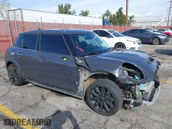 ✅ 2017 MINI Hardtop 4 Door Cooper S • VIN: WMWXU3C53H2D31831 • Lot: 44442664. Listed on IAAI with 58,839 mi. Free auction sales archive from the USA and detailed vehicle history report at DreamBid. Image 1.