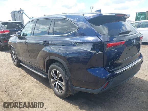✅ 2020 Toyota Highlander XLE • VIN: 5TDGZRBH7LS026558 • Lot: 45254626. Listed on IAAI with 69,747 mi. Free auction sales archive from the USA and detailed vehicle history report at DreamBid. Image 3.