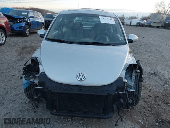 ✅ 2003 Volkswagen Beetle GLS • VIN: 3VWCK21C03M415460 • Lot: 43722496. Wystawiony na IAAI z przebiegiem 99 564 mil. Bezpłatny archiwum sprzedaży aukcyjnych z USA i szczegółowy raport historii pojazdu na DreamBid. Zdjęcie 6.