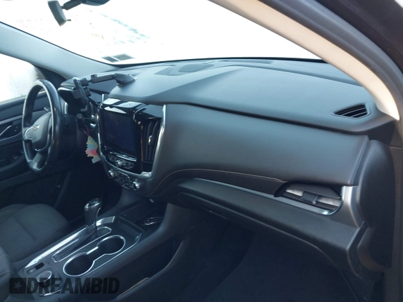 ✅ 2020 Chevrolet Traverse LT Cloth • VIN: 1GNEVGKW6LJ126645 • Lot: 44820359. Wystawiony na IAAI z przebiegiem 136 323 mil. Bezpłatny archiwum sprzedaży aukcyjnych z USA i szczegółowy raport historii pojazdu na DreamBid. Zdjęcie 5.