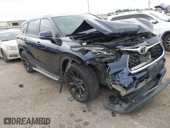 ✅ 2022 Toyota Highlander L • VIN: 5TDCZRAH5NS560127 • Lot: 44560440. Listed on IAAI with 59,142 mi. Free auction sales archive from the USA and detailed vehicle history report at DreamBid. Image 1.