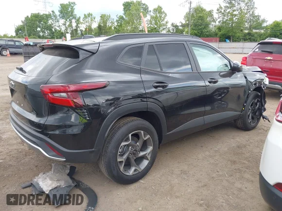 ✅ 2026 Chevrolet Trax LT • VIN: KL77LHEP6TC122565 • Lot: 45116857. Wystawiony na IAAI z przebiegiem 785 mil. Bezpłatny archiwum sprzedaży aukcyjnych z USA i szczegółowy raport historii pojazdu na DreamBid. Zdjęcie 4.