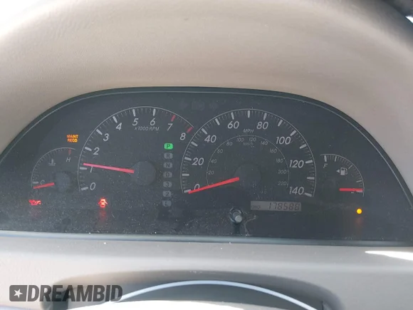 ✅ 2005 Toyota Camry LE • VIN: 4T1BE32K15U057961 • Lot: 45141104. Wystawiony na IAAI z przebiegiem 178 588 mil. Bezpłatny archiwum sprzedaży aukcyjnych z USA i szczegółowy raport historii pojazdu na DreamBid. Zdjęcie 7.