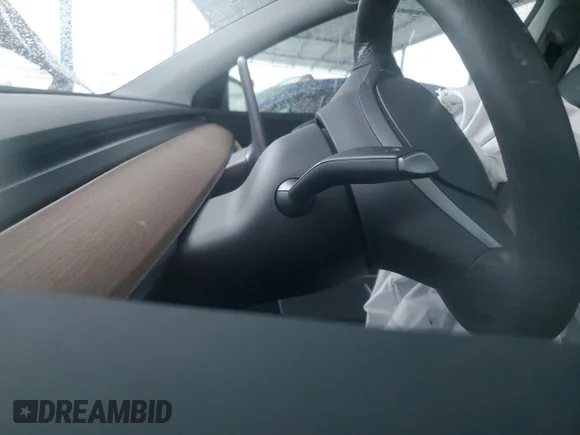 ✅ 2021 Tesla Model Y Long Range • VIN: 5YJYGDEE7MF233570 • Лот: 35983593. Опубліковано раніше на Copart з пробігом Не вказано. Безкоштовний доступ до архіву аукціонних продажів зі США та докладний звіт про історію автомобіля на DreamBid. Зображення 9.