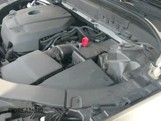 ✅ 2019 Volvo XC60 Momentum • VIN: LYV102RKXKB196748 • Lot: 41261328. Wystawiony na IAAI z przebiegiem 74 925 mil. Bezpłatny archiwum sprzedaży aukcyjnych z USA i szczegółowy raport historii pojazdu na DreamBid. Zdjęcie 20.