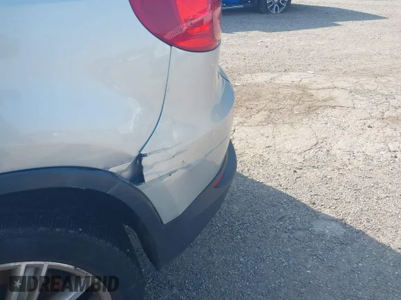 ✅ 2015 Volkswagen Tiguan S • VIN: WVGAV7AX2FW537917 • Лот: 45605394. Опубліковано раніше на IAAI з пробігом 184 630 миль. Безкоштовний доступ до архіву аукціонних продажів зі США та докладний звіт про історію автомобіля на DreamBid. Зображення 6.