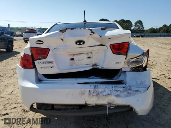 ✅ 2013 Kia Forte EX • VIN: KNAFU4A20D5696371 • Лот: 72035544. Опубліковано раніше на Copart з пробігом 209 606 миль. Безкоштовний доступ до архіву аукціонних продажів зі США та докладний звіт про історію автомобіля на DreamBid. Зображення 6.