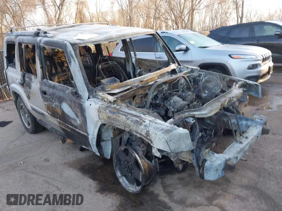 ✅ 2008 Jeep Commander Sport • VIN: 1J8HG48K08C160412 • Lot: 44324962. Listed on IAAI with Not provided. Free auction sales archive from the USA and detailed vehicle history report at DreamBid. Image 1.