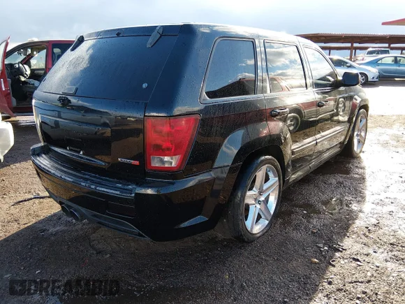 ✅ 2006 Jeep Grand Cherokee SRT-8 • VIN: 1J8HR78396C218115 • Lot: 44109206. Wystawiony na IAAI z przebiegiem 125 154 mil. Bezpłatny archiwum sprzedaży aukcyjnych z USA i szczegółowy raport historii pojazdu na DreamBid. Zdjęcie 4.