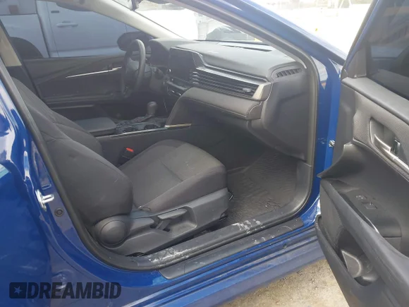 ✅ 2025 Toyota Camry SE • VIN: 4T1DAACK1SU112685 • Lot: 44491093. Wystawiony na IAAI z przebiegiem 11 925 mil. Bezpłatny archiwum sprzedaży aukcyjnych z USA i szczegółowy raport historii pojazdu na DreamBid. Zdjęcie 5.