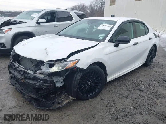 ✅ 2020 Toyota Camry SE • VIN: 4T1G11AK3LU302649 • Lot: 44513316. Wystawiony na IAAI z przebiegiem 77 088 mil. Bezpłatny archiwum sprzedaży aukcyjnych z USA i szczegółowy raport historii pojazdu na DreamBid. Zdjęcie 2.