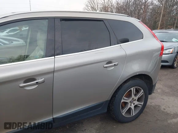 ✅ 2012 Volvo XC60 3.0L • VIN: YV4902DZXC2267860 • Лот: 43832535. Опубликован ранее на IAAI с пробегом Не указан. Бесплатный доступ к архиву аукционных продаж из США и подробный отчёт об истории автомобиля на DreamBid. Изображение 6.