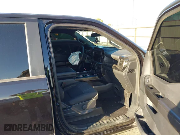 ✅ 2025 Ford F-150 STX • VIN: 1FTEW2KP4SKD84253 • Lot: 43591699. Wystawiony na IAAI z przebiegiem 9 945 mil. Bezpłatny archiwum sprzedaży aukcyjnych z USA i szczegółowy raport historii pojazdu na DreamBid. Zdjęcie 5.