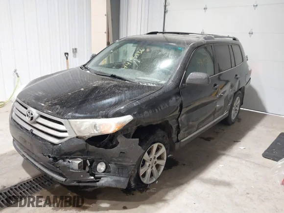 ✅ 2013 Toyota Highlander • VIN: 5TDBK3EH0DS187259 • Lot: 44195936. Wystawiony na IAAI z przebiegiem 235 149 mil. Bezpłatny archiwum sprzedaży aukcyjnych z USA i szczegółowy raport historii pojazdu na DreamBid. Zdjęcie 2.