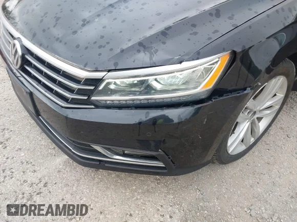 ✅ 2017 Volkswagen Passat SE • VIN: 1VWGT7A3XHC068935 • Lot: 44987489. Wystawiony na IAAI z przebiegiem 138 628 mil. Bezpłatny archiwum sprzedaży aukcyjnych z USA i szczegółowy raport historii pojazdu na DreamBid. Zdjęcie 6.