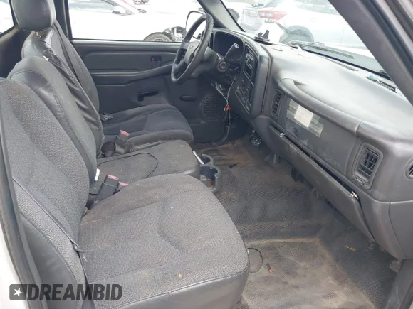 ✅ 2006 Chevrolet Silverado 1500 Work Truck • VIN: 1GCEC14V56E191189 • Lot: 44487928. Wystawiony na IAAI z przebiegiem 153 218 mil. Bezpłatny archiwum sprzedaży aukcyjnych z USA i szczegółowy raport historii pojazdu na DreamBid. Zdjęcie 5.