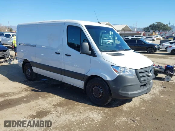 ✅ 2025 Mercedes-Benz Sprinter Cargo • VIN: W1Y4KBHY8ST201224 • Лот: 44302628. Опубликован ранее на IAAI с пробегом 18 546 миль. Бесплатный доступ к архиву аукционных продаж из США и подробный отчёт об истории автомобиля на DreamBid. Изображение 1.