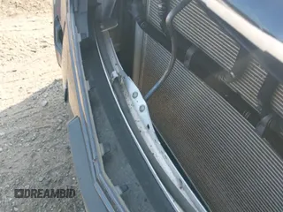 ✅ 2013 Mercedes-Benz C 350 • VIN: WDDGJ8JB4DG078701 • Lot: 42912884. Wystawiony na IAAI z przebiegiem 110 372 mil. Bezpłatny archiwum sprzedaży aukcyjnych z USA i szczegółowy raport historii pojazdu na DreamBid. Zdjęcie 19.