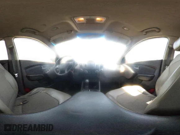 ✅ 2014 Hyundai Tucson SE • VIN: KM8JU3AG0EU873541 • Lot: 45356006. Wystawiony na IAAI z przebiegiem 143 437 mil. Bezpłatny archiwum sprzedaży aukcyjnych z USA i szczegółowy raport historii pojazdu na DreamBid. Zdjęcie 18.