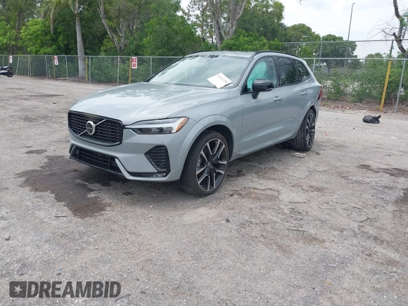 ✅ 2024 Volvo XC60 Ultimate Dark Theme • VIN: YV4L12RM0R1719376 • Lot: 42411290. Wystawiony na IAAI z przebiegiem 13 593 mil. Bezpłatny archiwum sprzedaży aukcyjnych z USA i szczegółowy raport historii pojazdu na DreamBid. Zdjęcie 2.