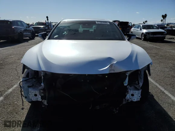 ✅ 2019 Lexus ES 300h • VIN: 58AB21B17KU002956 • Лот: 47285693. Опубліковано раніше на Copart з пробігом 47 821 миль. Безкоштовний доступ до архіву аукціонних продажів зі США та докладний звіт про історію автомобіля на DreamBid. Зображення 5.