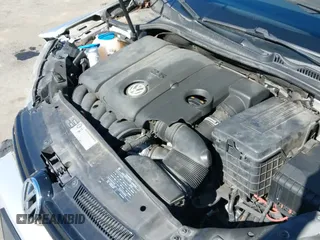 ✅ 2010 Volkswagen Golf • VIN: WVWDB7AJ4AW411640 • Лот: 43390721. Опубликован ранее на IAAI с пробегом 82 871 миль. Бесплатный доступ к архиву аукционных продаж из США и подробный отчёт об истории автомобиля на DreamBid. Изображение 18.