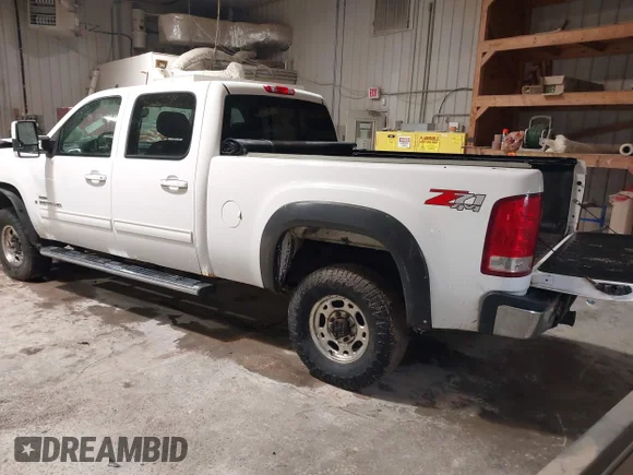 ✅ 2007 GMC Sierra 2500HD SLT • VIN: 1GTHK236X7F551200 • Lot: 42318957. Wystawiony na IAAI z przebiegiem 181 784 mil. Bezpłatny archiwum sprzedaży aukcyjnych z USA i szczegółowy raport historii pojazdu na DreamBid. Zdjęcie 3.