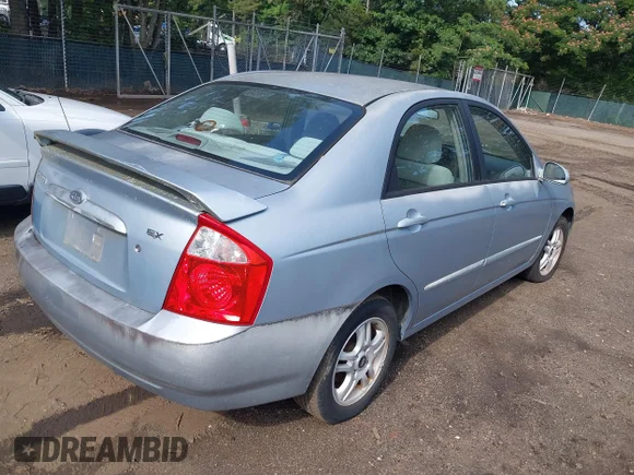 ✅ 2005 Kia Spectra LX • VIN: KNAFE121355092106 • Лот: 45347351. Опубликован ранее на IAAI с пробегом 114 254 миль. Бесплатный доступ к архиву аукционных продаж из США и подробный отчёт об истории автомобиля на DreamBid. Изображение 4.
