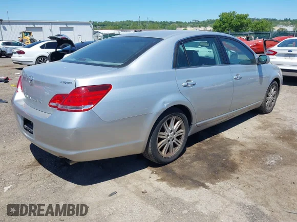 ✅ 2005 Toyota Avalon Limited • VIN: 4T1BK36B95U055717 • Lot: 45059073. Wystawiony na IAAI z przebiegiem 155 376 mil. Bezpłatny archiwum sprzedaży aukcyjnych z USA i szczegółowy raport historii pojazdu na DreamBid. Zdjęcie 4.