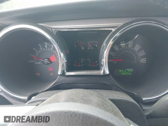 ✅ 2008 Ford Mustang GT Deluxe • VIN: 1ZVHT82H085115446 • Lot: 41919292. Wystawiony na IAAI z przebiegiem 130 757 mil. Bezpłatny archiwum sprzedaży aukcyjnych z USA i szczegółowy raport historii pojazdu na DreamBid. Zdjęcie 7.