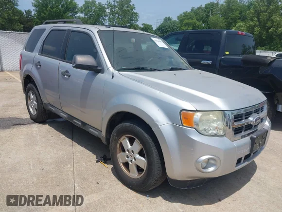 ✅ 2010 Ford Escape XLT • VIN: 1FMCU0D78AKC67039 • Lot: 45326388. Wystawiony na IAAI z przebiegiem 178 945 mil. Bezpłatny archiwum sprzedaży aukcyjnych z USA i szczegółowy raport historii pojazdu na DreamBid. Zdjęcie 1.