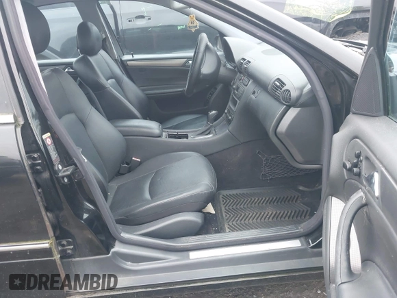 ✅ 2003 Mercedes-Benz C 320 • VIN: WDBRF64J93F385120 • Лот: 43787457. Опубликован ранее на IAAI с пробегом 187 595 миль. Бесплатный доступ к архиву аукционных продаж из США и подробный отчёт об истории автомобиля на DreamBid. Изображение 5.