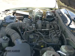 ✅ 2005 Ford Mustang Deluxe • VIN: 1ZVFT84NX55217150 • Лот: 43289598. Опубликован ранее на IAAI с пробегом 141 668 миль. Бесплатный доступ к архиву аукционных продаж из США и подробный отчёт об истории автомобиля на DreamBid. Изображение 12.