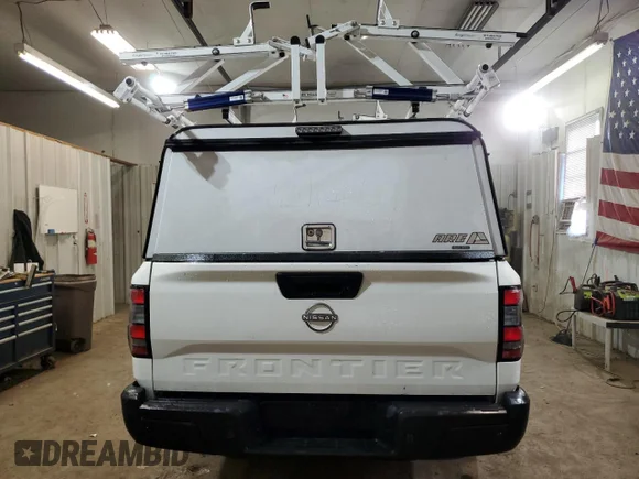 ✅ 2022 Nissan Frontier S • VIN: 1N6ED1CL0NN679734 • Lot: 55640575. Wystawiony na Copart z przebiegiem 40 481 mil. Bezpłatny archiwum sprzedaży aukcyjnych z USA i szczegółowy raport historii pojazdu na DreamBid. Zdjęcie 6.