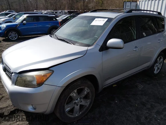 ✅ 2007 Toyota RAV4 Sport • VIN: JTMBK32V275023354 • Lot: 44713736. Wystawiony na IAAI z przebiegiem 175 806 mil. Bezpłatny archiwum sprzedaży aukcyjnych z USA i szczegółowy raport historii pojazdu na DreamBid. Zdjęcie 2.