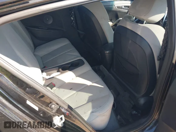 ✅ 2013 Hyundai Veloster w/Black Int • VIN: KMHTC6AD8DU135360 • Lot: 39632653. Wystawiony na IAAI z przebiegiem 135 744 mil. Bezpłatny archiwum sprzedaży aukcyjnych z USA i szczegółowy raport historii pojazdu na DreamBid. Zdjęcie 8.