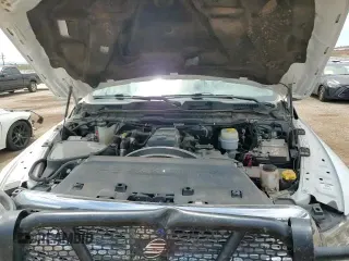 ✅ 2018 Ram 2500 Laramie • VIN: 3C6UR5NL2JG107742 • Lot: 68539885. Wystawiony na Copart z przebiegiem 72 974 mil. Bezpłatny archiwum sprzedaży aukcyjnych z USA i szczegółowy raport historii pojazdu na DreamBid. Zdjęcie 13.