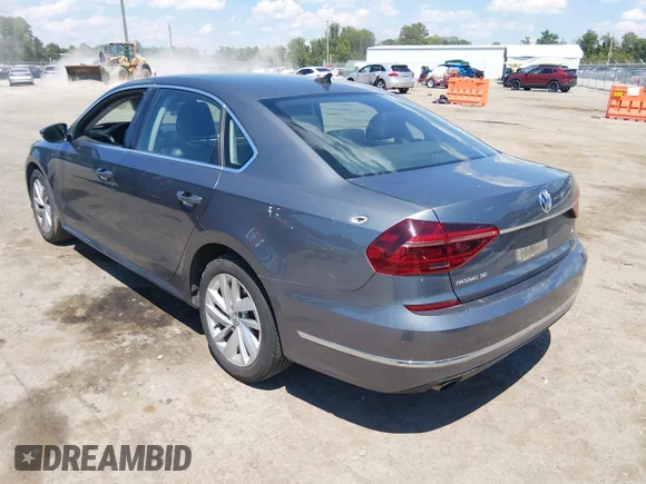 ✅ 2018 Volkswagen Passat SE • VIN: 1VWBA7A31JC049728 • Лот: 45420792. Опубликован ранее на IAAI с пробегом 172 932 миль. Бесплатный доступ к архиву аукционных продаж из США и подробный отчёт об истории автомобиля на DreamBid. Изображение 3.