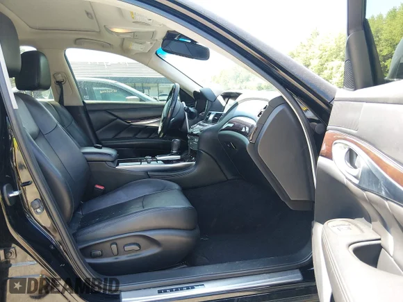 ✅ 2016 Infiniti Q70 • VIN: JN1BY1AR1GM270512 • Lot: 45287971. Listed on IAAI with 151,885 mi. Free auction sales archive from the USA and detailed vehicle history report at DreamBid. Image 5.
