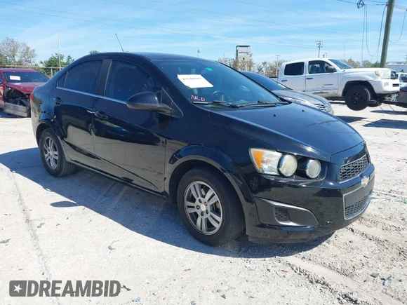✅ 2016 Chevrolet Sonic LT • VIN: 1G1JC5SH8G4102959 • Lot: 41648002. Wystawiony na IAAI z przebiegiem 105 746 mil. Bezpłatny archiwum sprzedaży aukcyjnych z USA i szczegółowy raport historii pojazdu na DreamBid. Zdjęcie 1.
