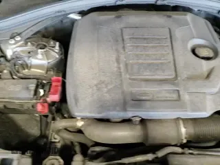 ✅ 2019 Land Rover Range Rover Velar R-Dynamic SE • VIN: SALYL2EX4KA795281 • Lot: 91096835. Wystawiony na Copart z przebiegiem 90 131 mil. Bezpłatny archiwum sprzedaży aukcyjnych z USA i szczegółowy raport historii pojazdu na DreamBid. Zdjęcie 16.