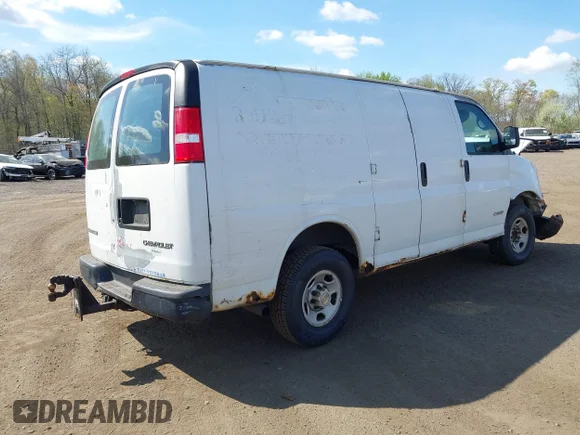 ✅ 2005 Chevrolet Express Cargo • VIN: 1GCGG25V651181794 • Лот: 44872434. Опубліковано раніше на IAAI з пробігом 297 175 миль. Безкоштовний доступ до архіву аукціонних продажів зі США та докладний звіт про історію автомобіля на DreamBid. Зображення 4.