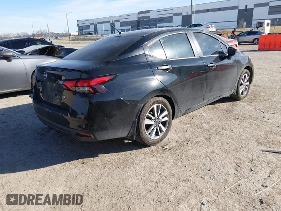 ✅ 2024 Nissan Versa S • VIN: 3N1CN8DV3RL820689 • Lot: 44174843. Wystawiony na IAAI z przebiegiem 38 095 mil. Bezpłatny archiwum sprzedaży aukcyjnych z USA i szczegółowy raport historii pojazdu na DreamBid. Zdjęcie 4.