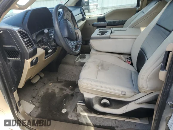✅ 2019 Ford F-250 XL • VIN: 1FT7X2B69KEC01859 • Lot: 72421074. Wystawiony na Copart z przebiegiem Nie podano. Bezpłatny archiwum sprzedaży aukcyjnych z USA i szczegółowy raport historii pojazdu na DreamBid. Zdjęcie 7.