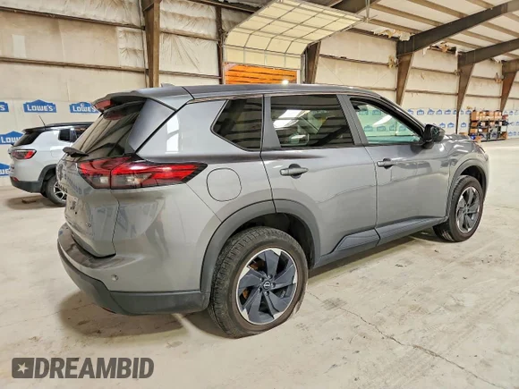 ✅ 2025 Nissan Rogue SV • VIN: 5N1BT3BBXSC795152 • Лот: 58157786. Опубликован ранее на Copart с пробегом 44 304 миль. Бесплатный доступ к архиву аукционных продаж из США и подробный отчёт об истории автомобиля на DreamBid. Изображение 3.