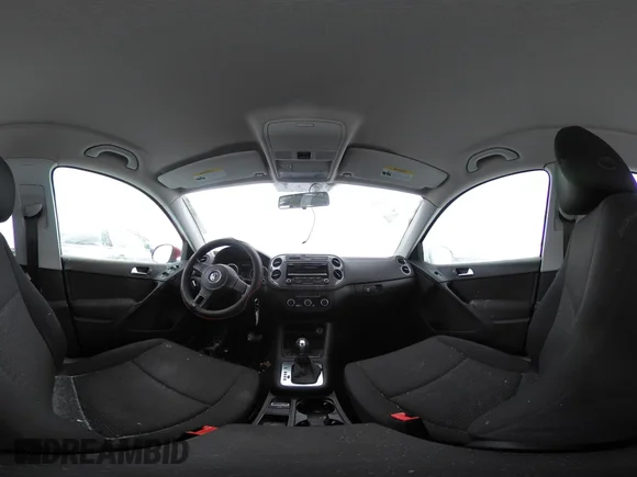 ✅ 2012 Volkswagen Tiguan S • VIN: WVGBV7AX1CW099827 • Lot: 44249531. Wystawiony na IAAI z przebiegiem 75 500 mil. Bezpłatny archiwum sprzedaży aukcyjnych z USA i szczegółowy raport historii pojazdu na DreamBid. Zdjęcie 18.