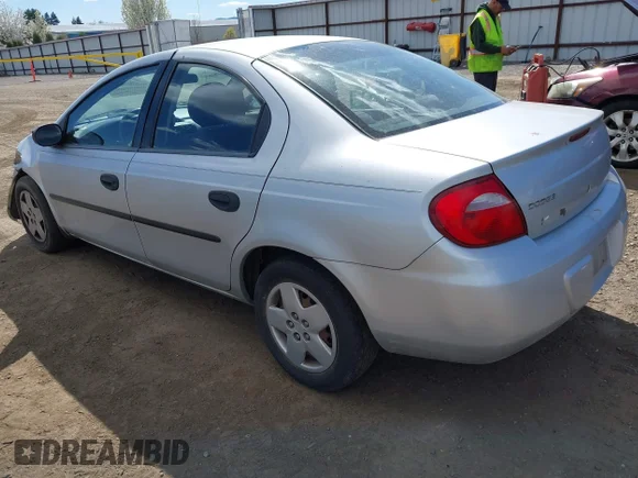 ✅ 2004 Dodge Neon SE • VIN: 1B3ES26C34D507570 • Lot: 42034773. Wystawiony na IAAI z przebiegiem 106 233 mil. Bezpłatny archiwum sprzedaży aukcyjnych z USA i szczegółowy raport historii pojazdu na DreamBid. Zdjęcie 3.